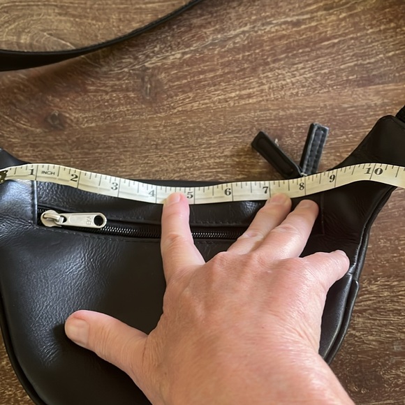 Latico Black Leather Fanny Pack/Sling bag - Picture 10 of 12